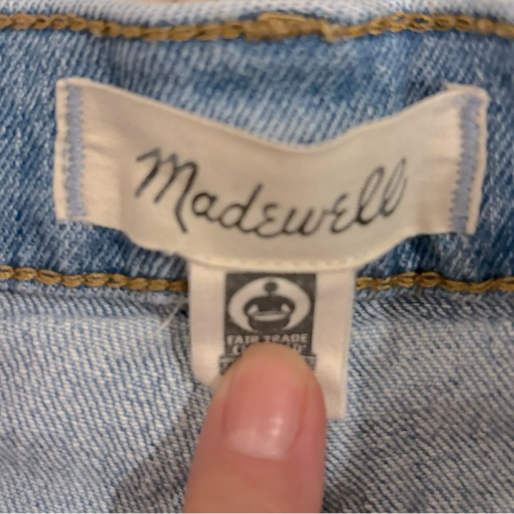 Madewell The Perfect Jean Short in Fiore Wash: Destroyed Edition Size 28